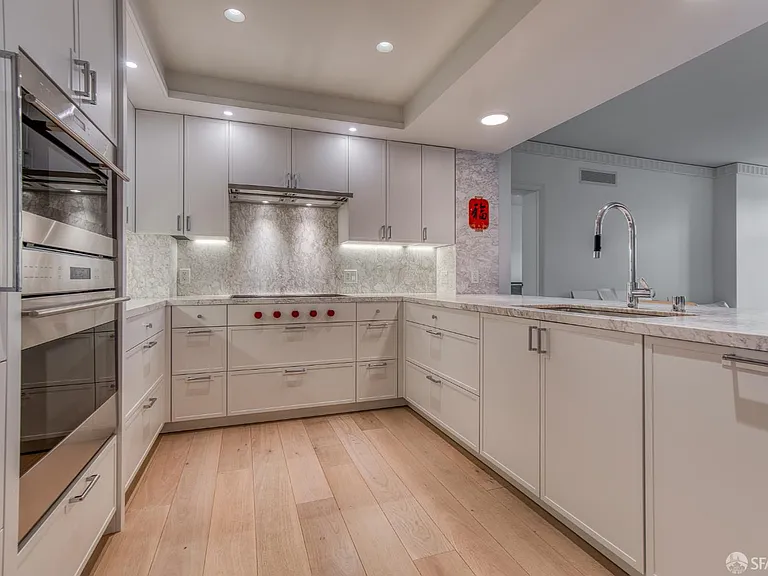 875 California St #403 — Photo 29