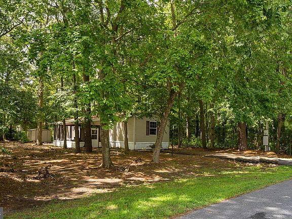2nd image of 37043 Carolina Dr