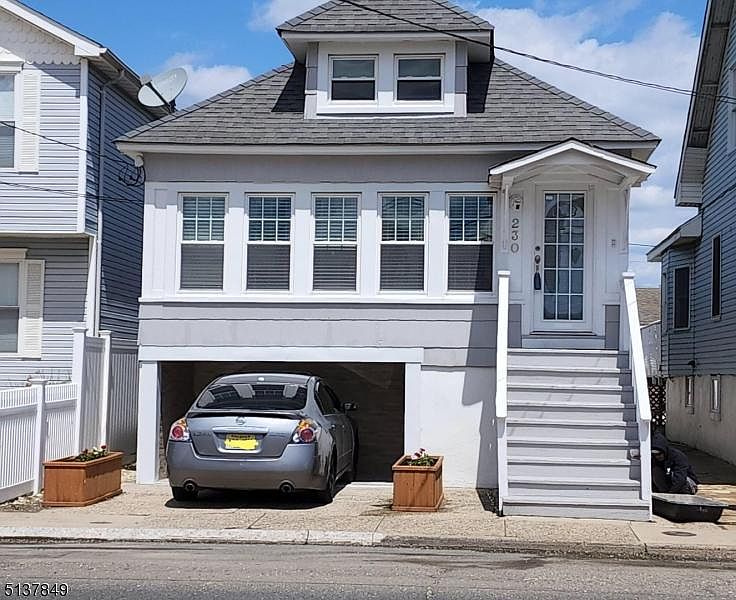 1st image of 230 Hamilton Ave #2