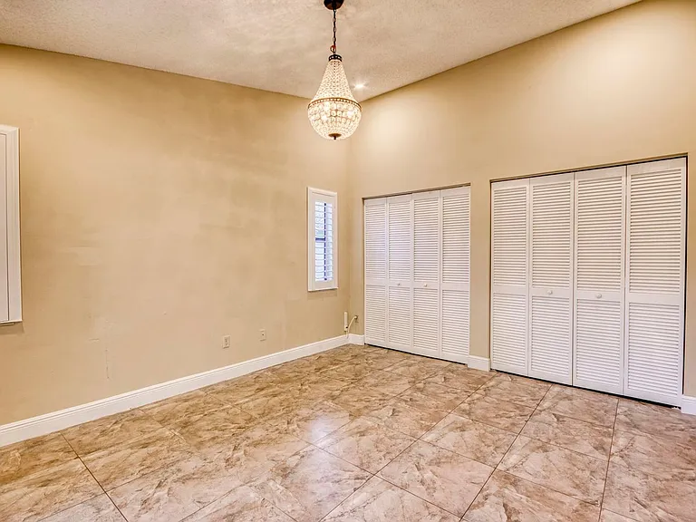9109 SW 21st St E — Photo 10