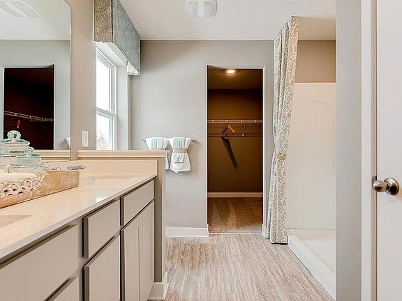 5th image of 1268X Erskin Cir