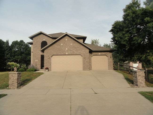 1st image of 818 Dorothy Dr