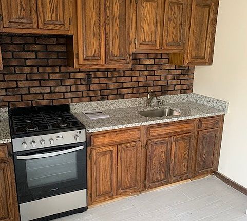 5th image of 26 Jefferson St #3