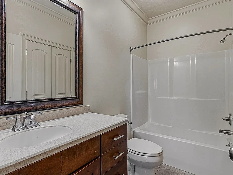 1016 Villa — Photo 15