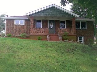 402 Washington Ave, Jeannette, PA 15644