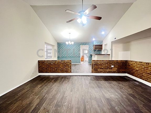 4th image of 1304 Creekwood Ct