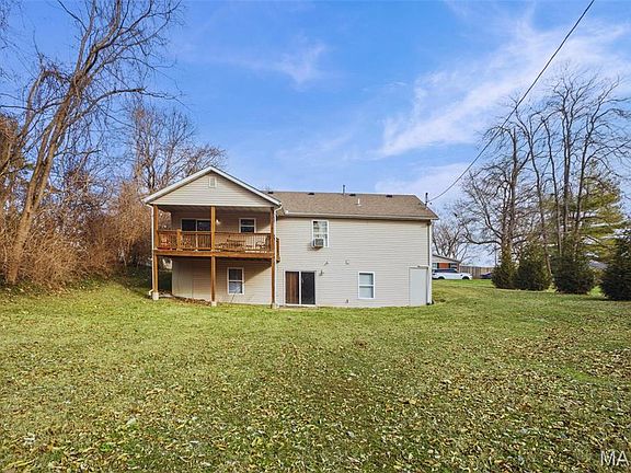 3rd image of 102 Dogwood Ln