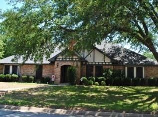 1114 Clubhouse Dr, Mansfield, TX 76063