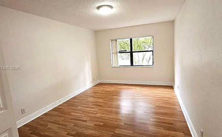 8290 Lake Dr #332 — Photo 9