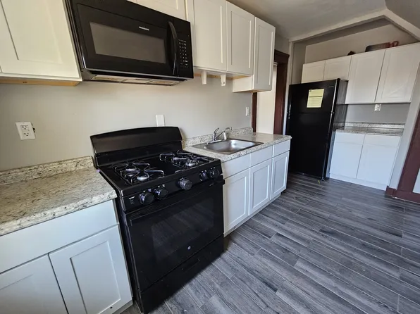 89 Hubinger St #3B, New Haven, CT 06511