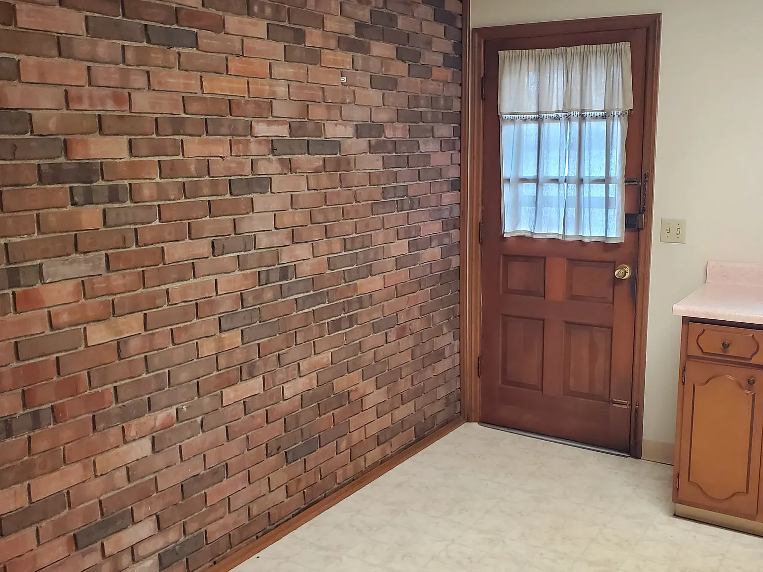 2 bed, 1045 sqft, $1,495 — Photo 3