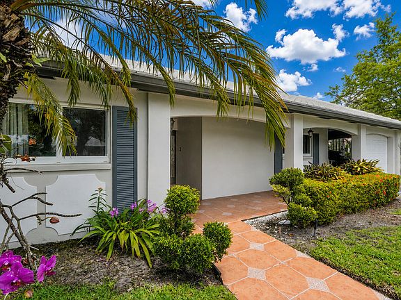 4th image of 1019 E Cypress Drive