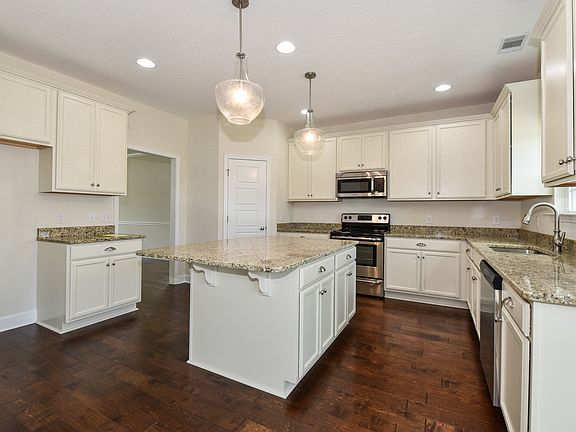 Blackbeard - Kitchen with Chef s Island Ernest Homes