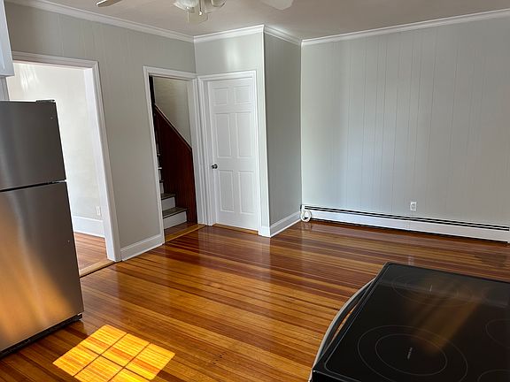 5th image of 86 Central St