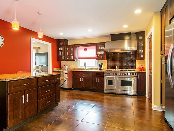 4th image of 708 S Fairfield Ave