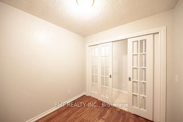 5233 Dundas St W #1522 — Photo 3