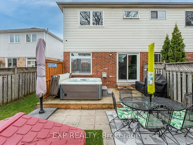 457 Heddle Cres — Photo 32