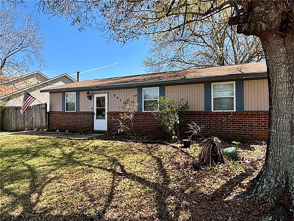 2nd image of 2014 Heather Ln