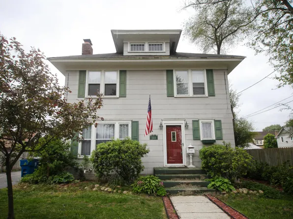 118 Parchmount Ave, Parchment, MI 49004