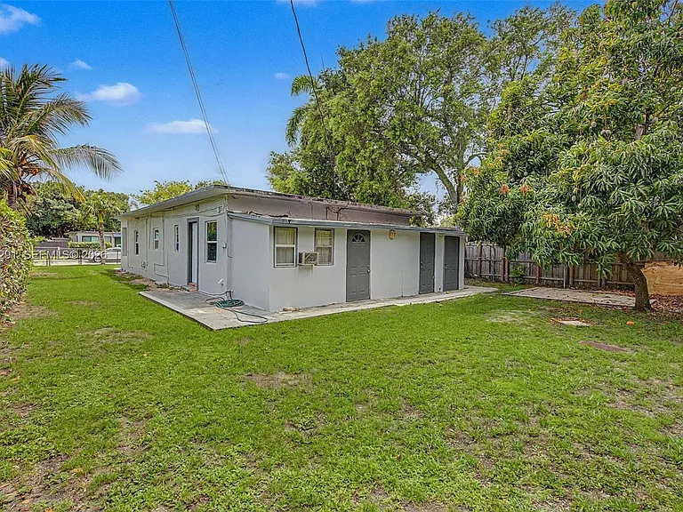 5917 SW 62nd Ter — Photo 25