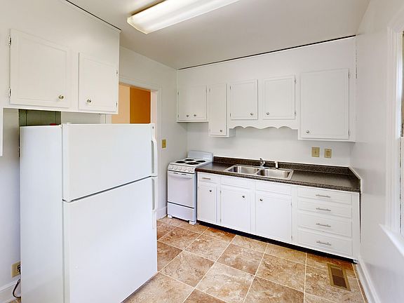 3rd image of 215 Poindexter Dr #2719
