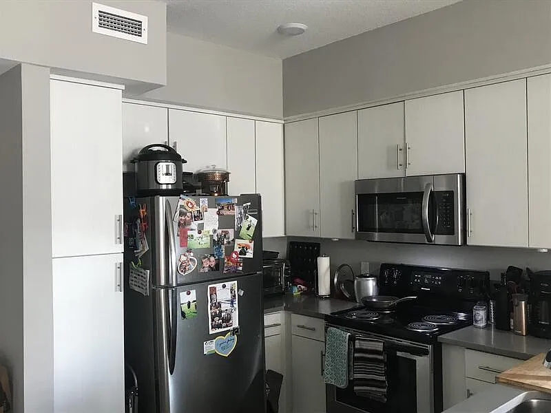 1 bed, 1.0 bath, 830 sqft, $1,350 — Photo 3
