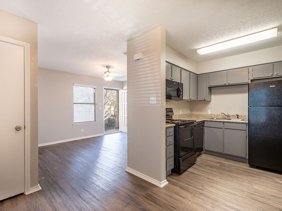 1st image of 1021 Timberoaks Dr #204-5