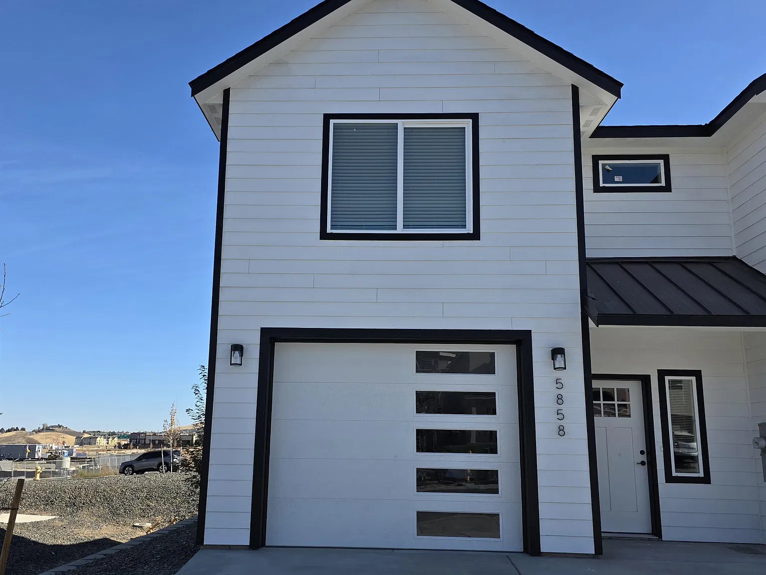 3 bed, 2.5 bath, 1370 sqft, $2,200 — Photo 1