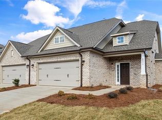 6811 Magnolia Park Ct, Clemmons, NC 27012