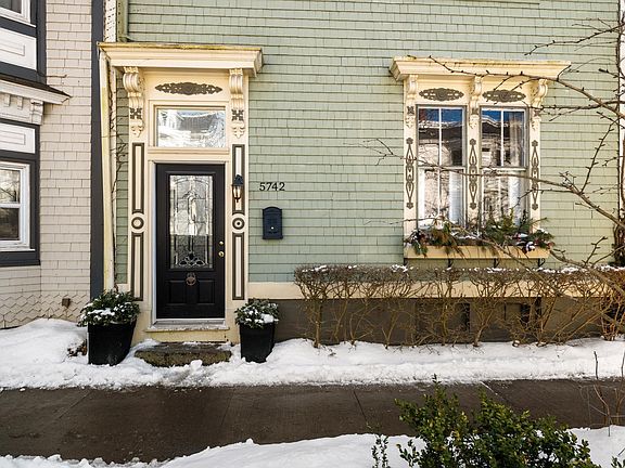 3rd image of 5742 Victoria Rd