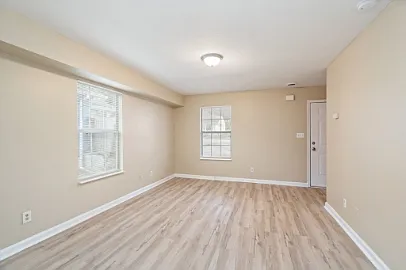 422 Cedar Ave #B — Photo 4