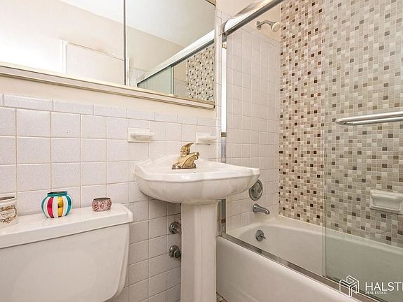 5th image of 1401 York Ave #8C