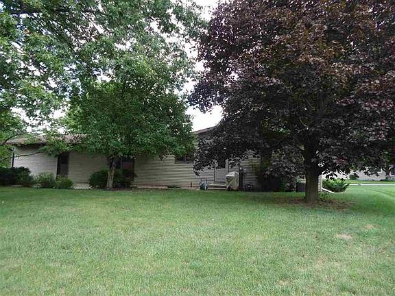 3rd image of 18244 Crownhill Dr