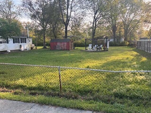 4th image of 2800 Waldman Dr