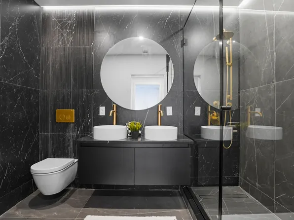 19 North Henry Street image 15 of 28