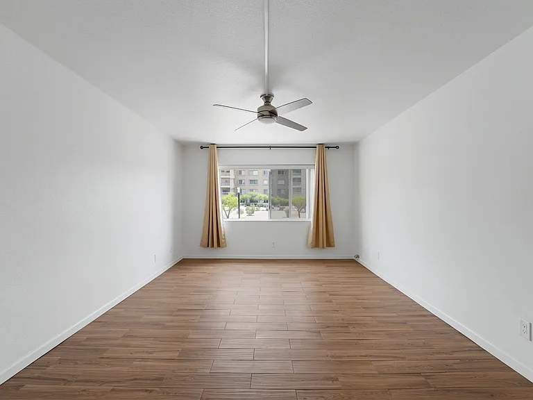 7850 E Camelback Rd #102 — Photo 16