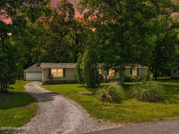 8695 Old Forest Drive NE, Leland, NC 28451