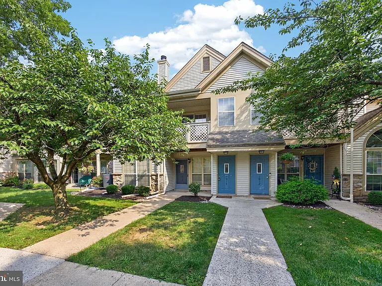 1014 Foxmeadow Dr #1014 — Photo 3