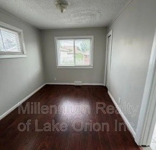6010 Hartwell St — Photo 10