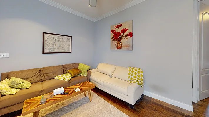 Rented by Bond New York | media 5