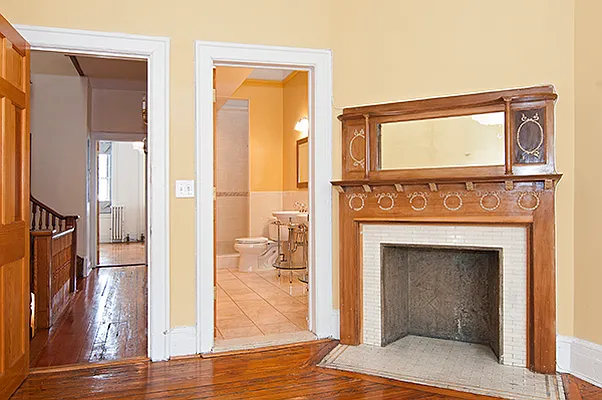 Rented by Perry Associates NYC Inc | media 55