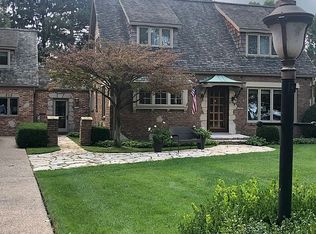 212 S Sunnybank Rd, Saint Joseph, MI 49085