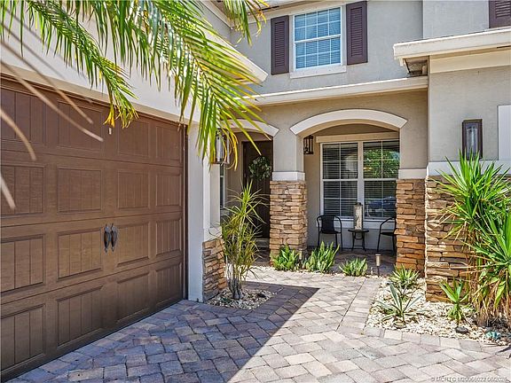 2nd image of 697 SW Sun Cir