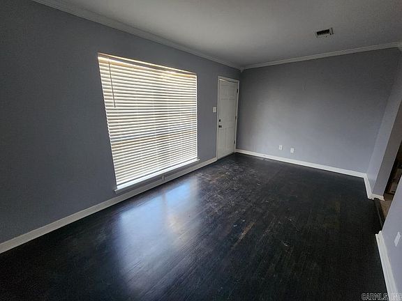 4th image of 100 Blenden Dr