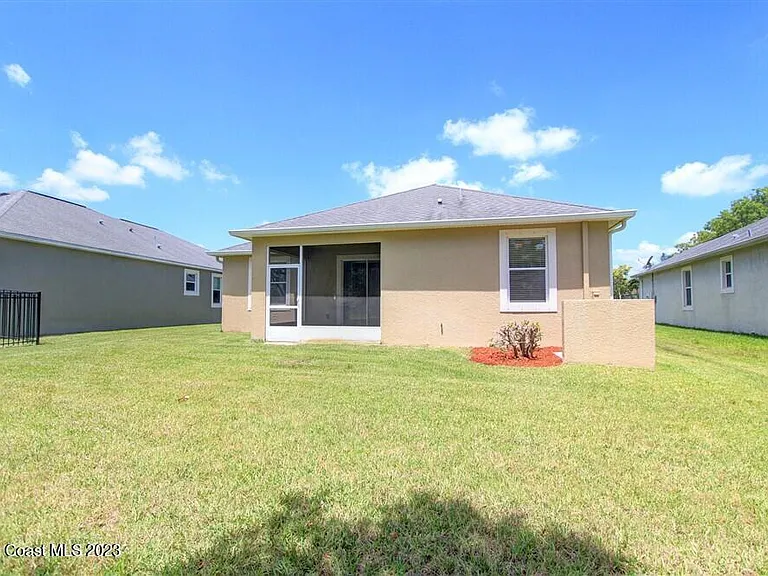 5834 Trieda Dr — Photo 24