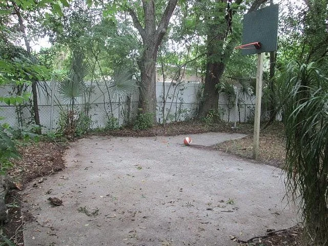 208 N Manhattan Ave — Photo 15