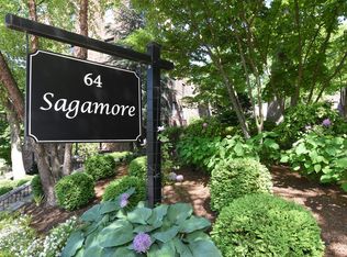 64 Sagamore Rd APT 2L, Bronxville, NY 10708