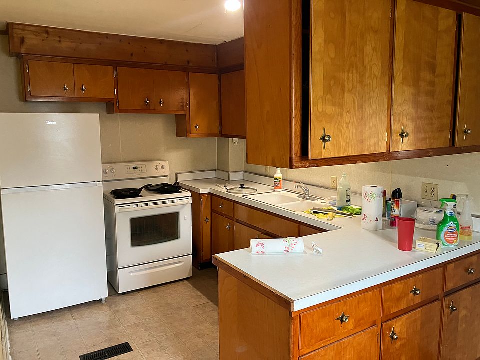 2nd image of 315 E 6th St #305