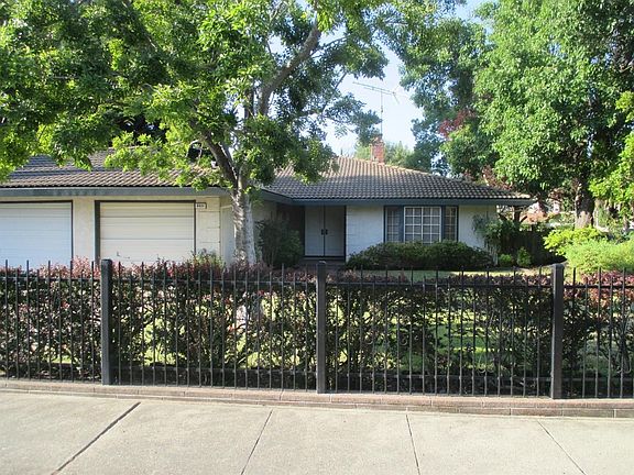 4th image of 8421 Conover Dr