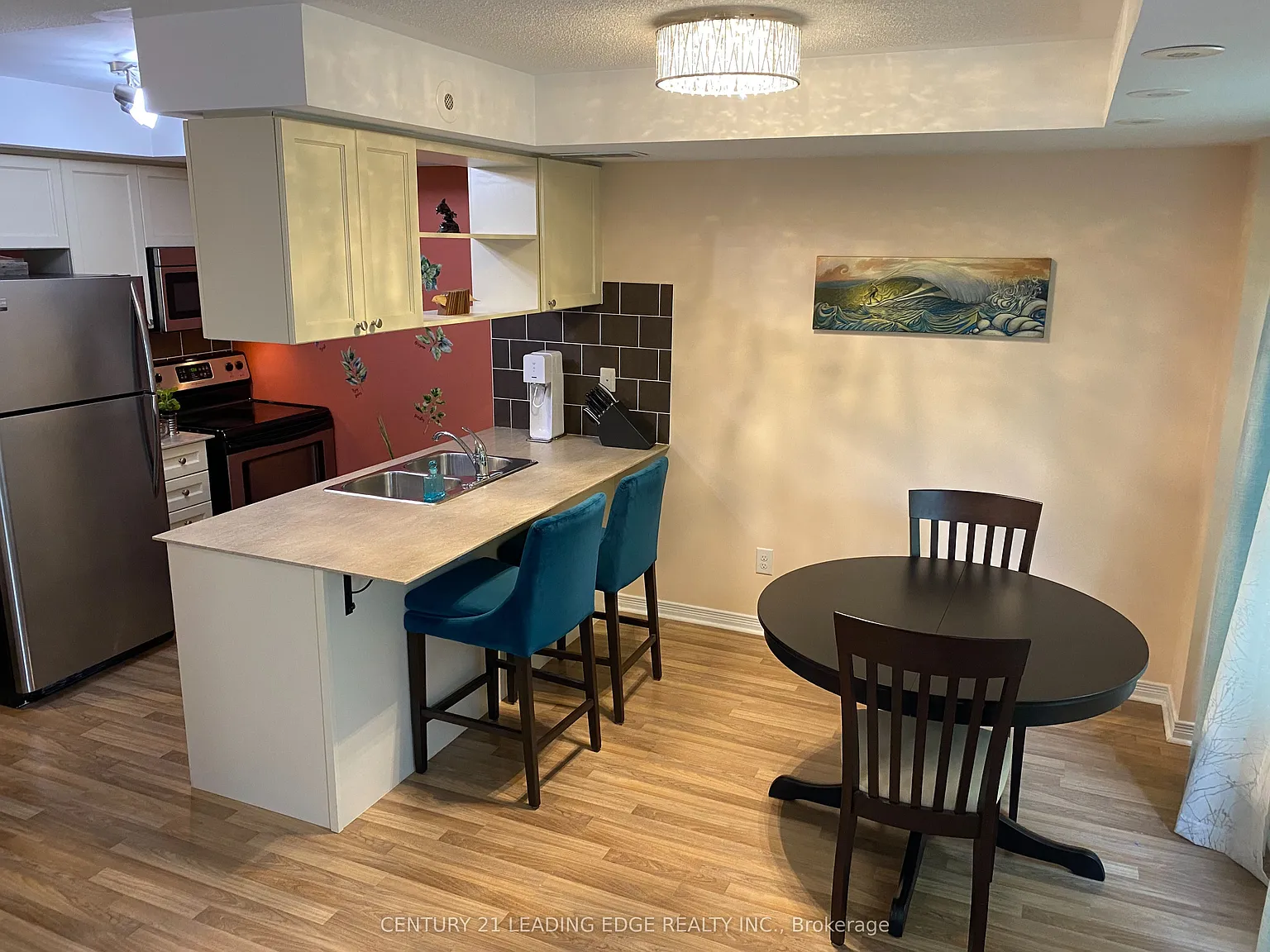 2 bed, $3,200 — Photo 3